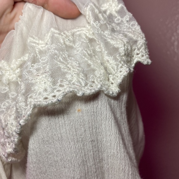 AMERICAN EAGLE - WHITE LACE V-NECK TANK TOP - Picture 11 of 16